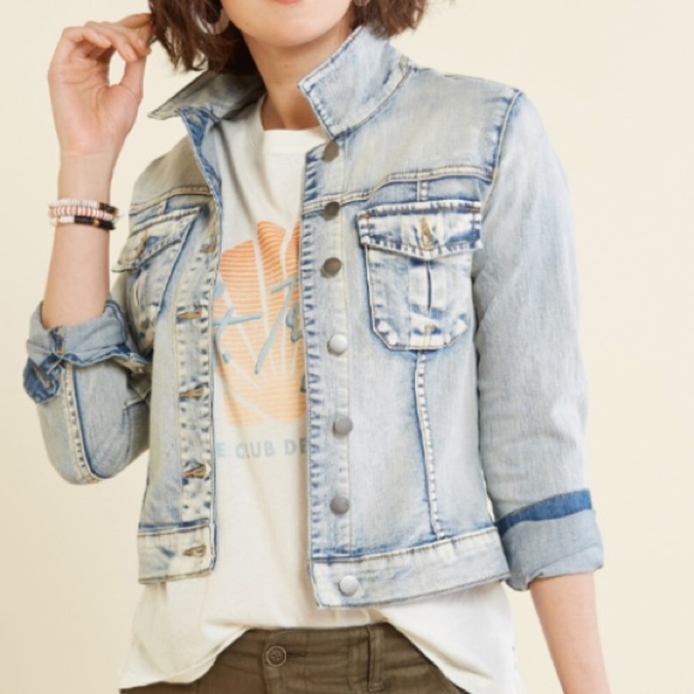 kut from the kloth • Amelia light wash distressed denim jacket m